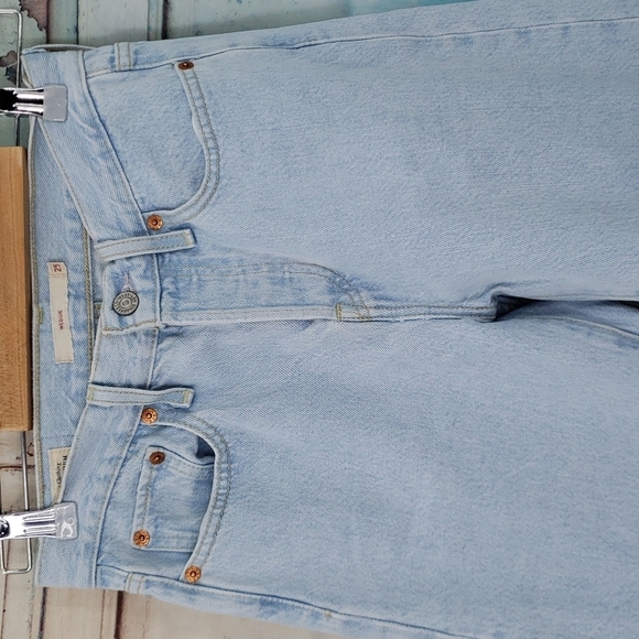 Levi's Wedgie Fit Jeans - Picture 4 of 11